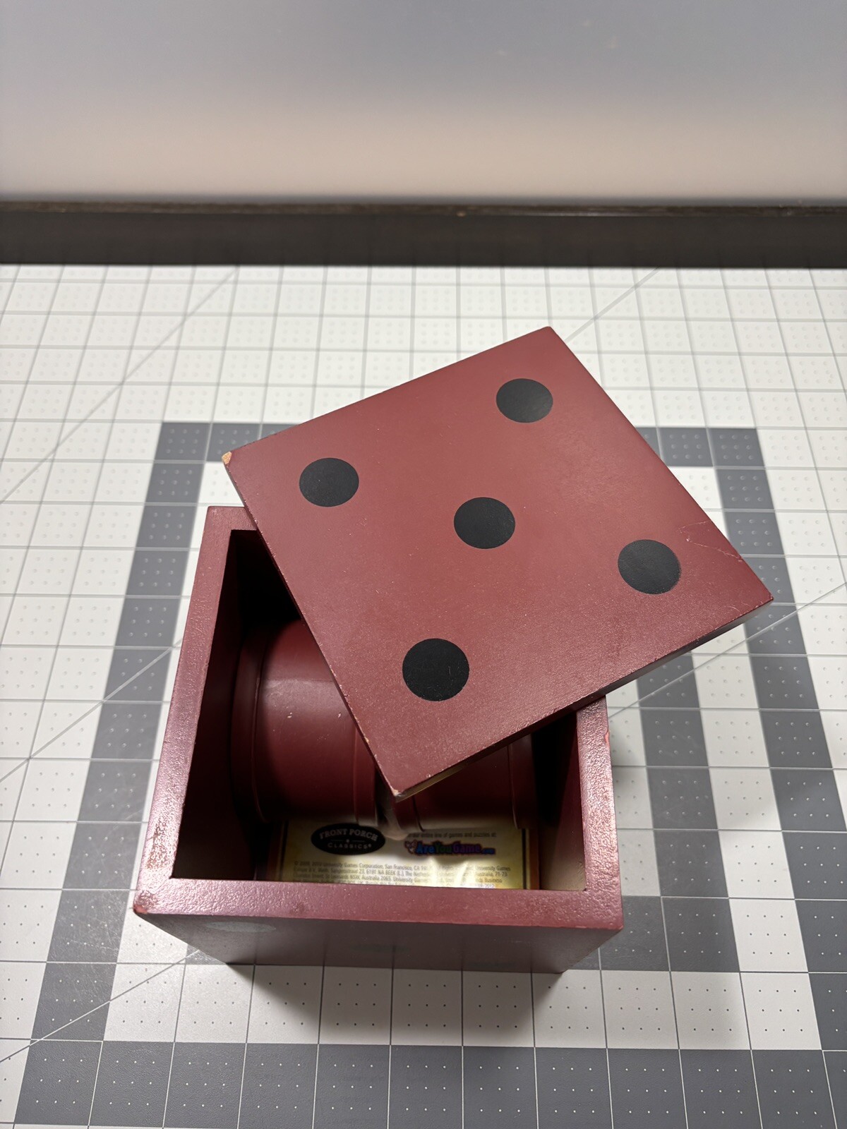Red Wood Liars Dice Game Box Die Cube Storage Complete Front Porch Classics 2010