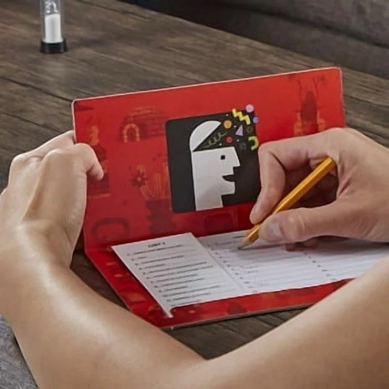 Scattergories Classic Game 2 Or More Players QUICK-WIT CATEGORIES Ages 13+ P1
