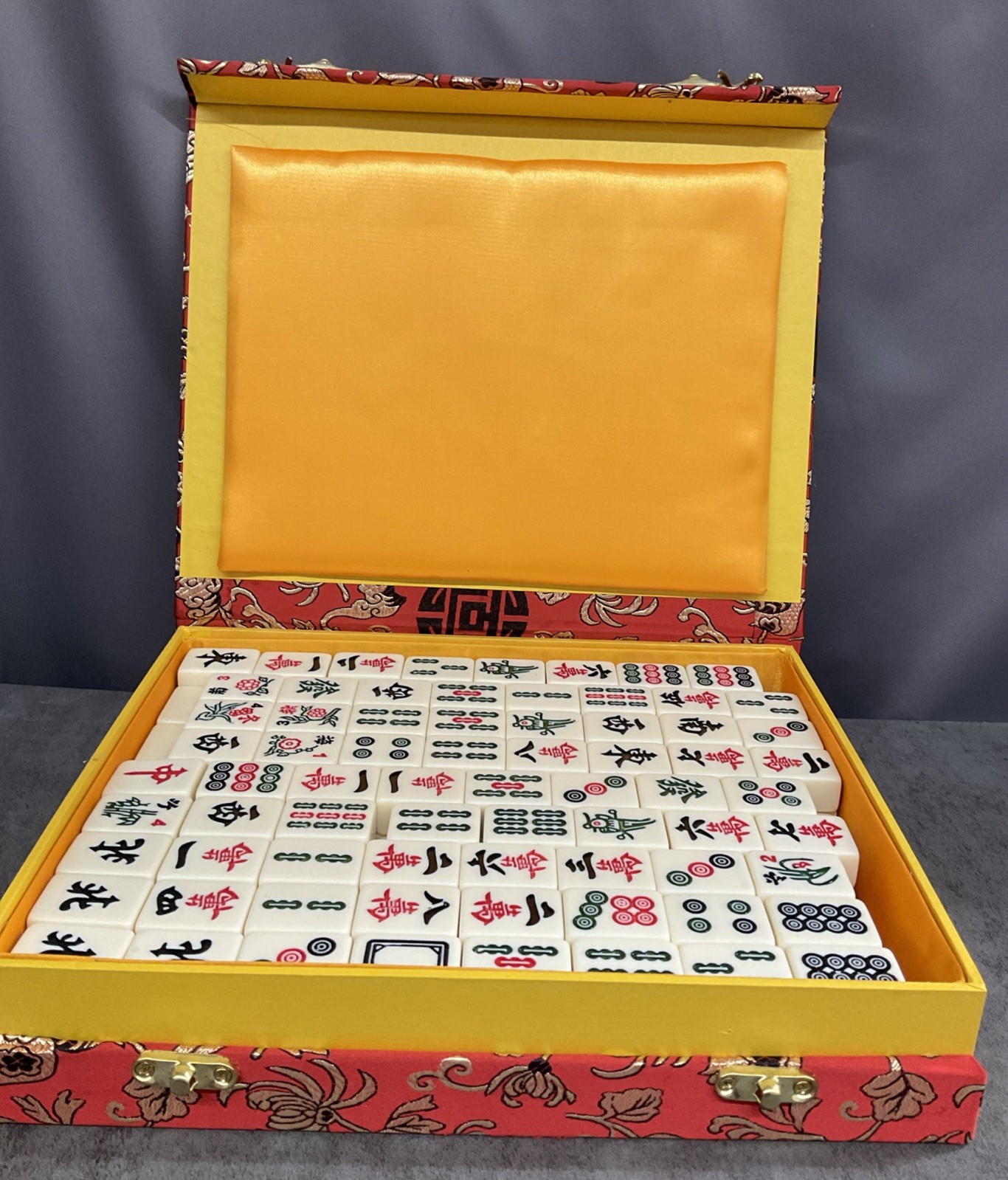 Mah Jong set Deluxe Game And Book