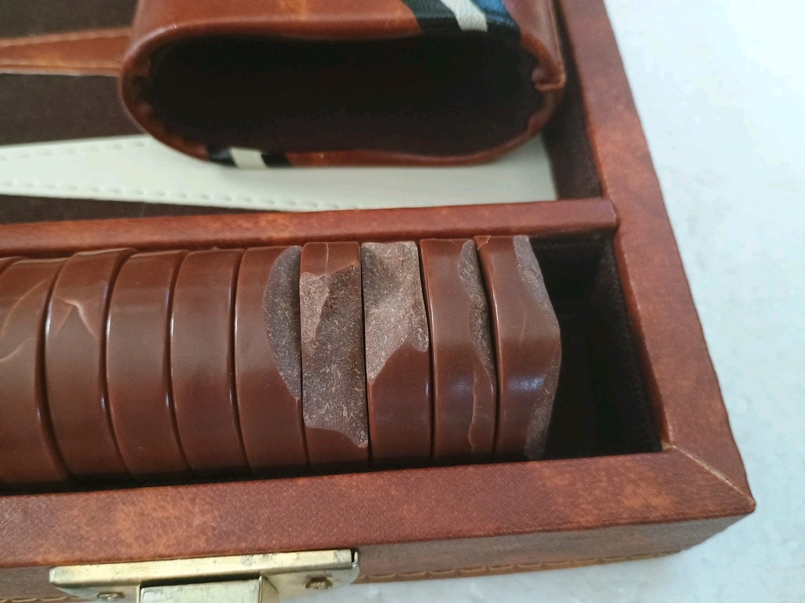 VTG 12″x 18″ Backgammon Set Brown Faux Leather Case Complete Some Chip Damage