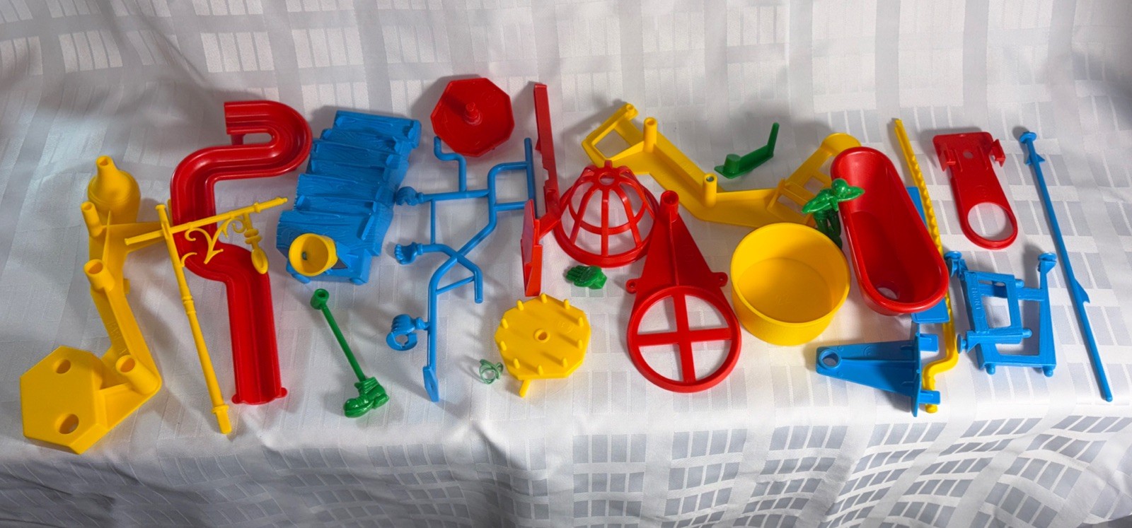 VINTAGE Mouse Trap COMPLETE Milton Bradley 1994 Classic Board Game Kids Family