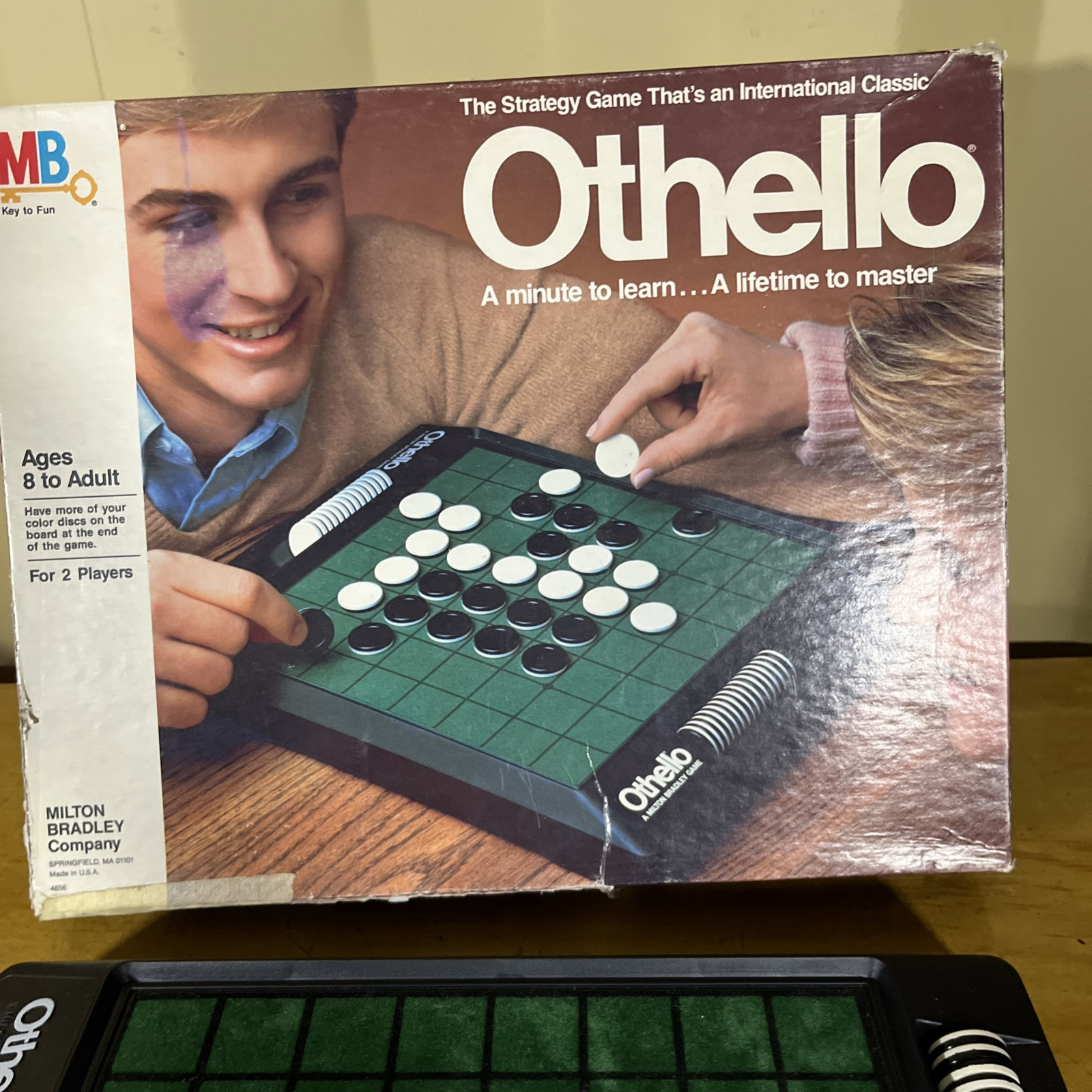 1986 Milton Bradley Othello Board Game