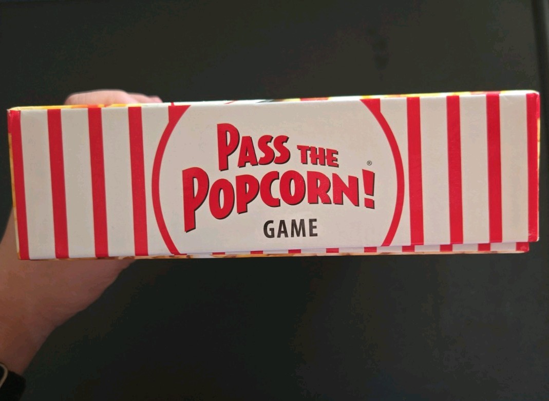Pass The Popcorn Game Complete Movie Trivia Party Game Wiggles 3D Ages 12+