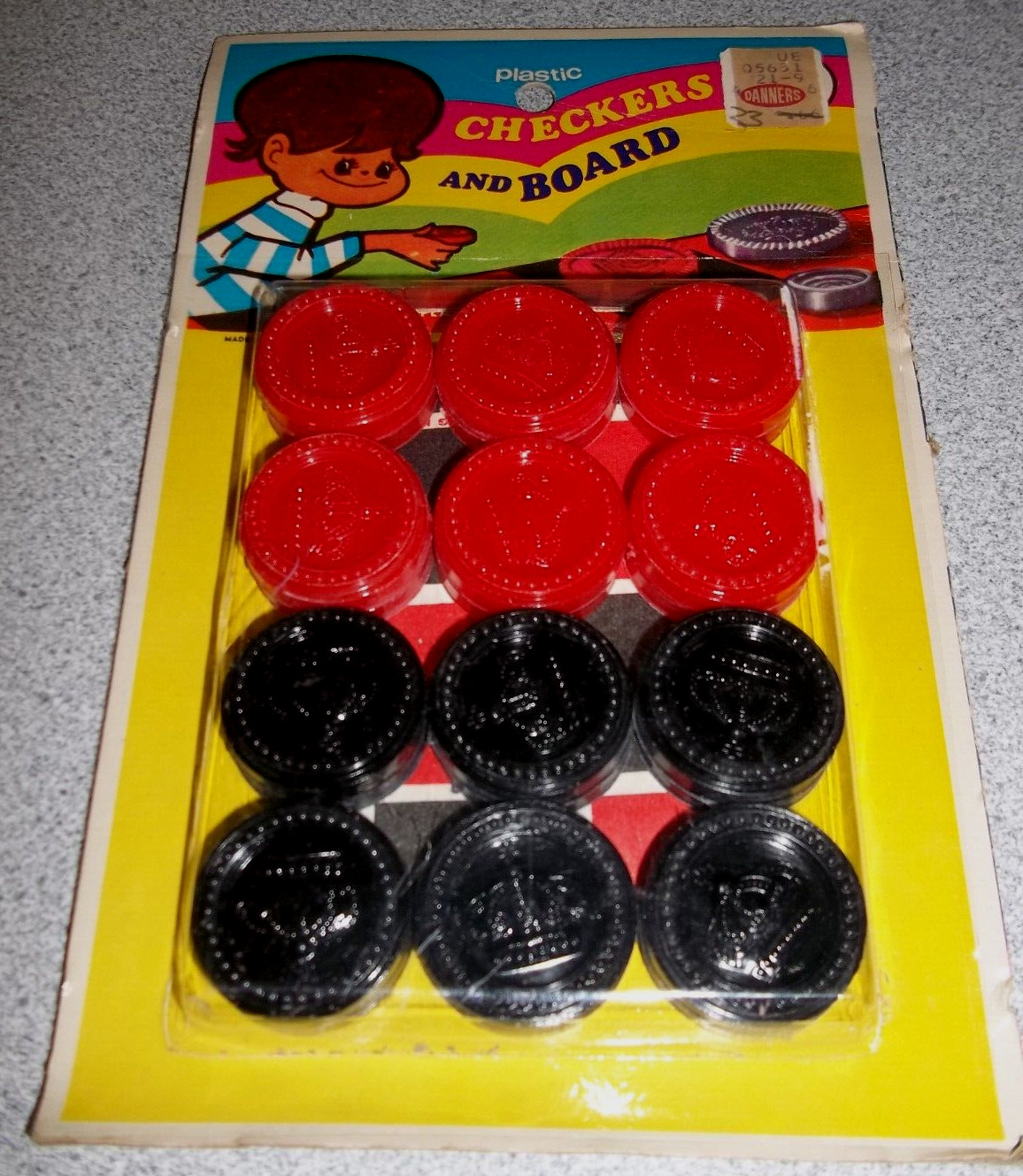 Vtg NIP Checkers & Board 24 Plastic Checkers with Folding Mat Sealed Hong Kong
