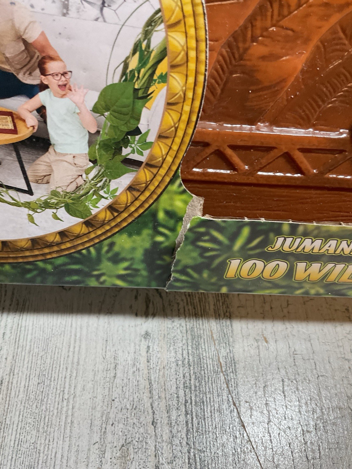 Jumanji Deluxe Electronic Adventure Board Game Lights & Sounds Spin Master