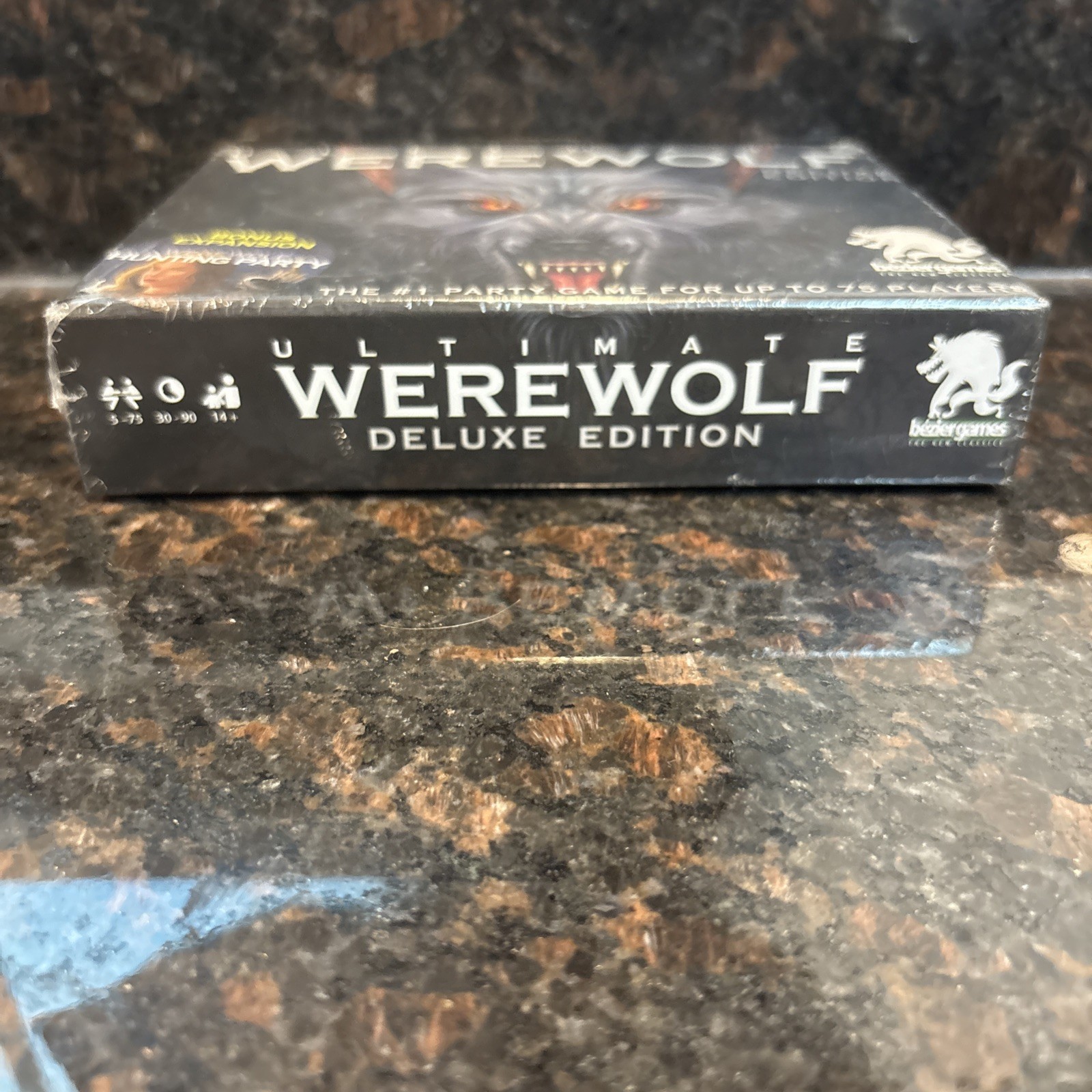 ULTIMATE WEREWOLF Deluxe Edition Game(5-75 Players, Bezier Games)Cards Sealed322