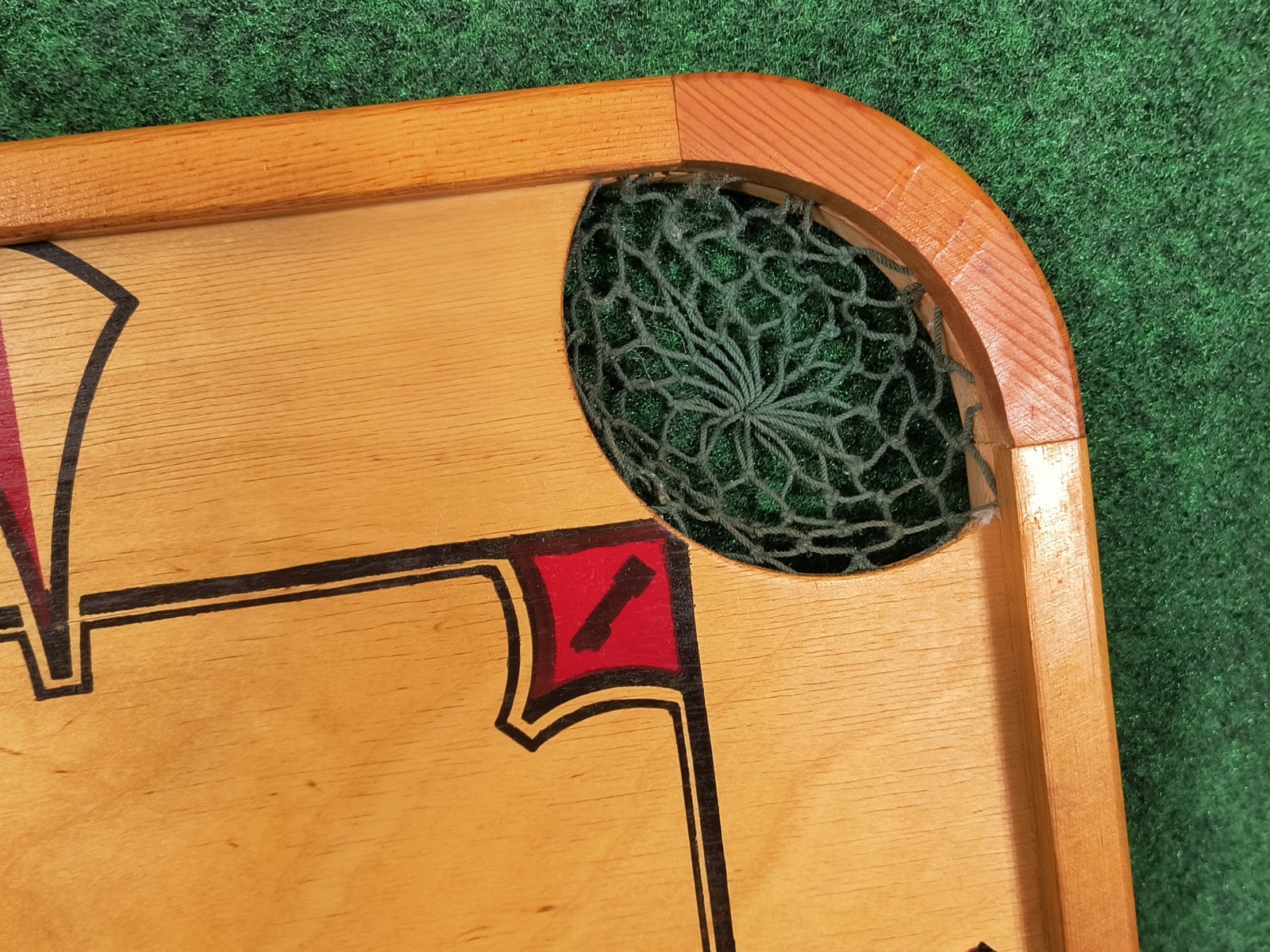 Carrom Board Strategy Game vintage antique w/ wooden pieces . Old . 24 Pieces