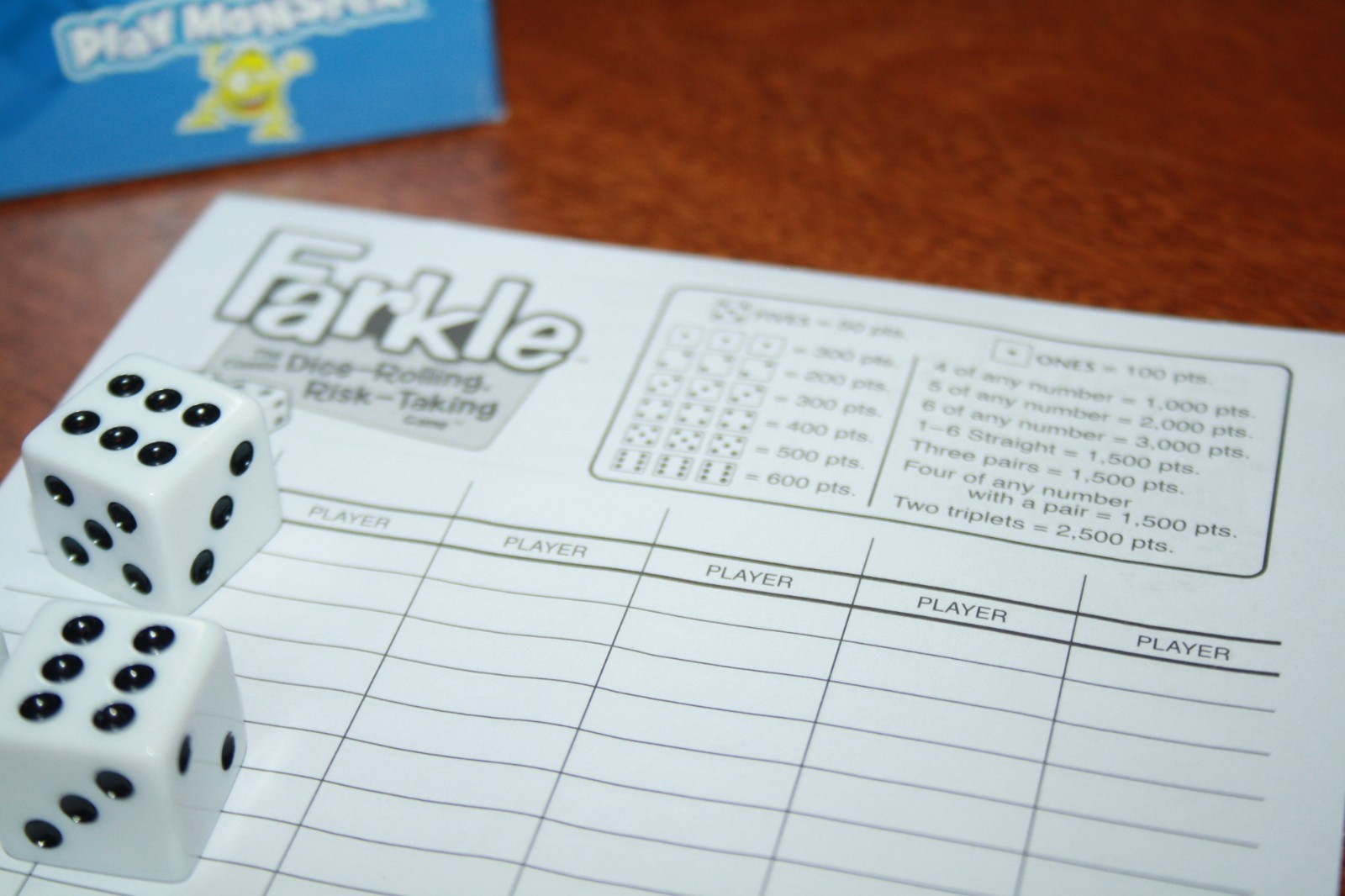 Farkle – The Classic Dice Rolling Risk Taking Game – Play Monster 2016