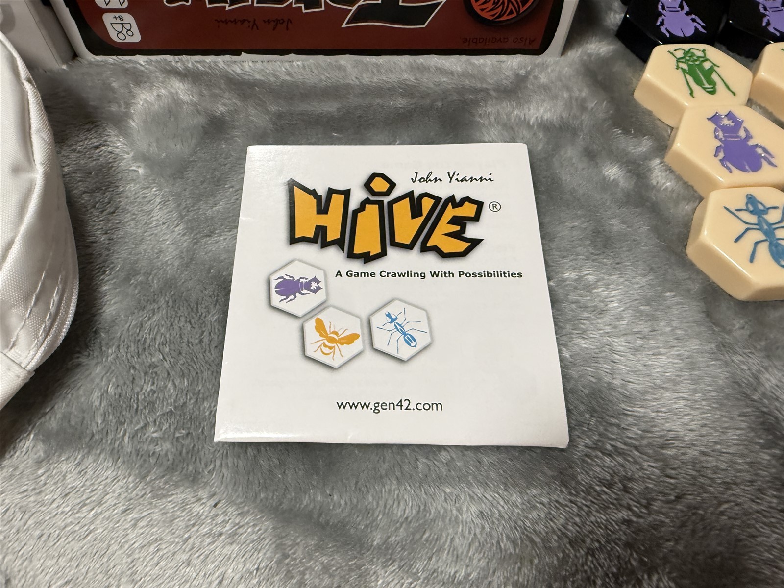 HIVE BOARD GAME BY JOHN YIANNI SMART ZONE GAMES – COMPLETE + TRAVEL BAG GEN42