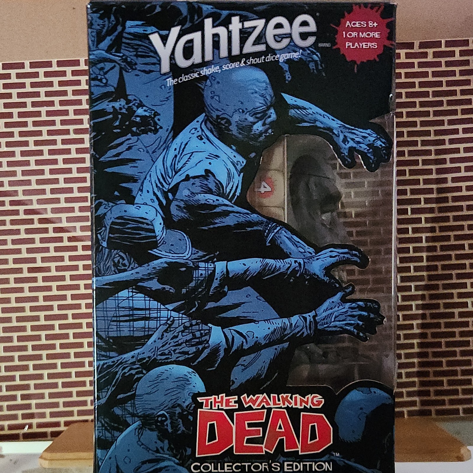 Yahtzee The Walking Dead Collector’s Edition Dice Game 2014