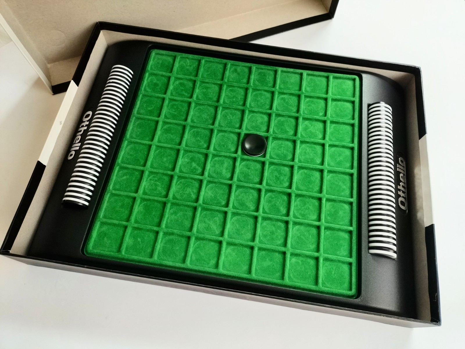 Othello Ventura Games Classic Australia & New Zealand Game 2 players LIKE NEW