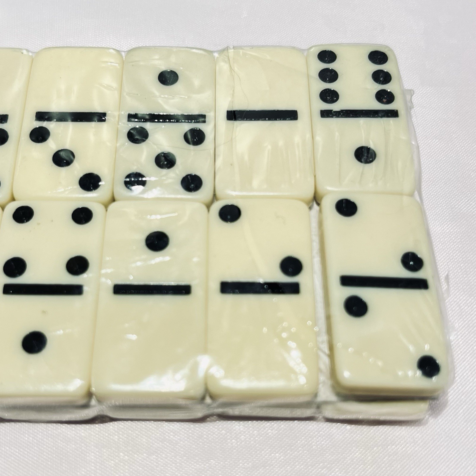 Supreme Miniature Pocket Dominoes Double Six 28 Piece Set Green Case Travel