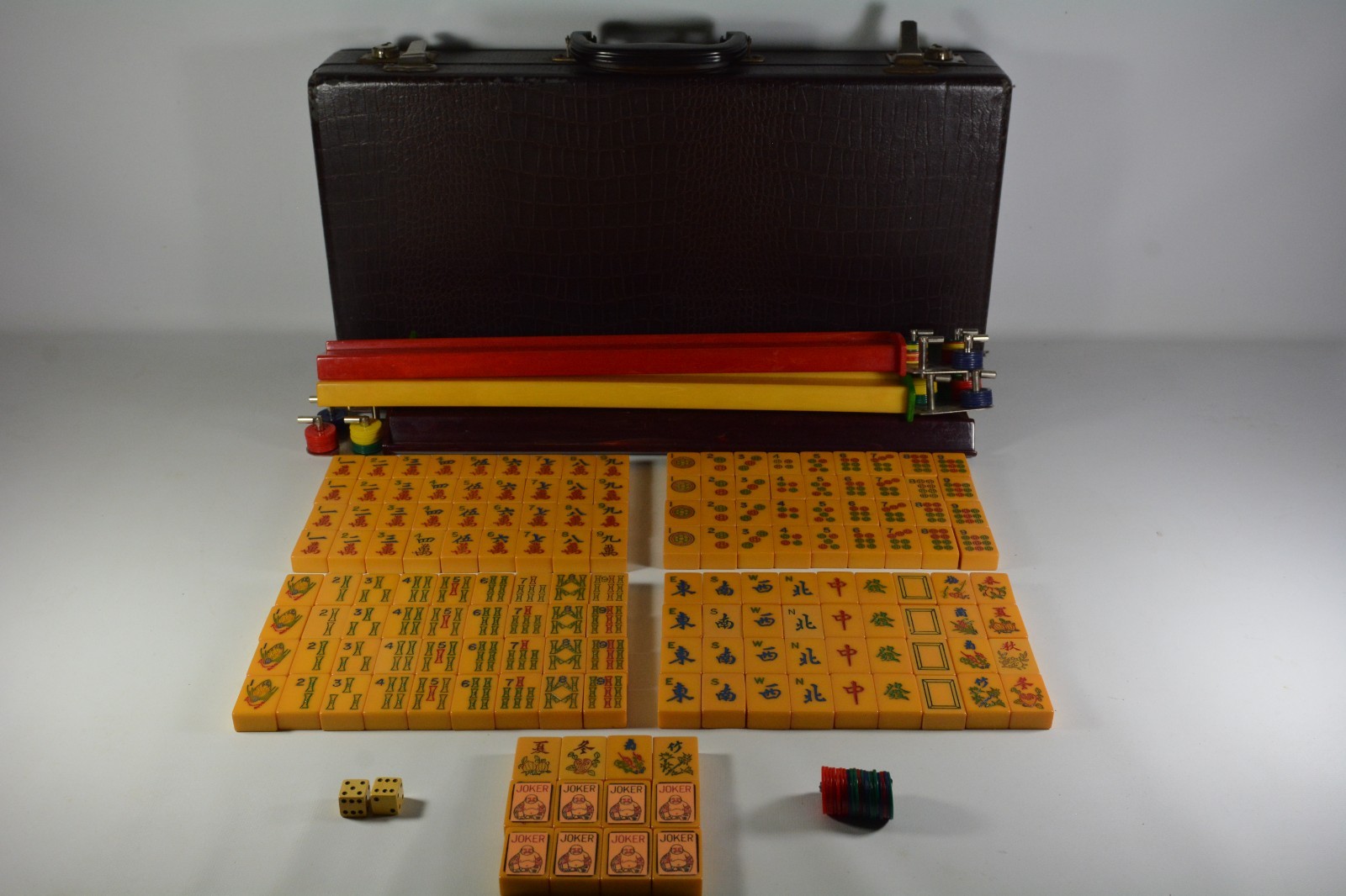 Fine OLD 156 Tile Chinese Mahjong Game Bakelite Butterscotch Mah Jongg Rack Case