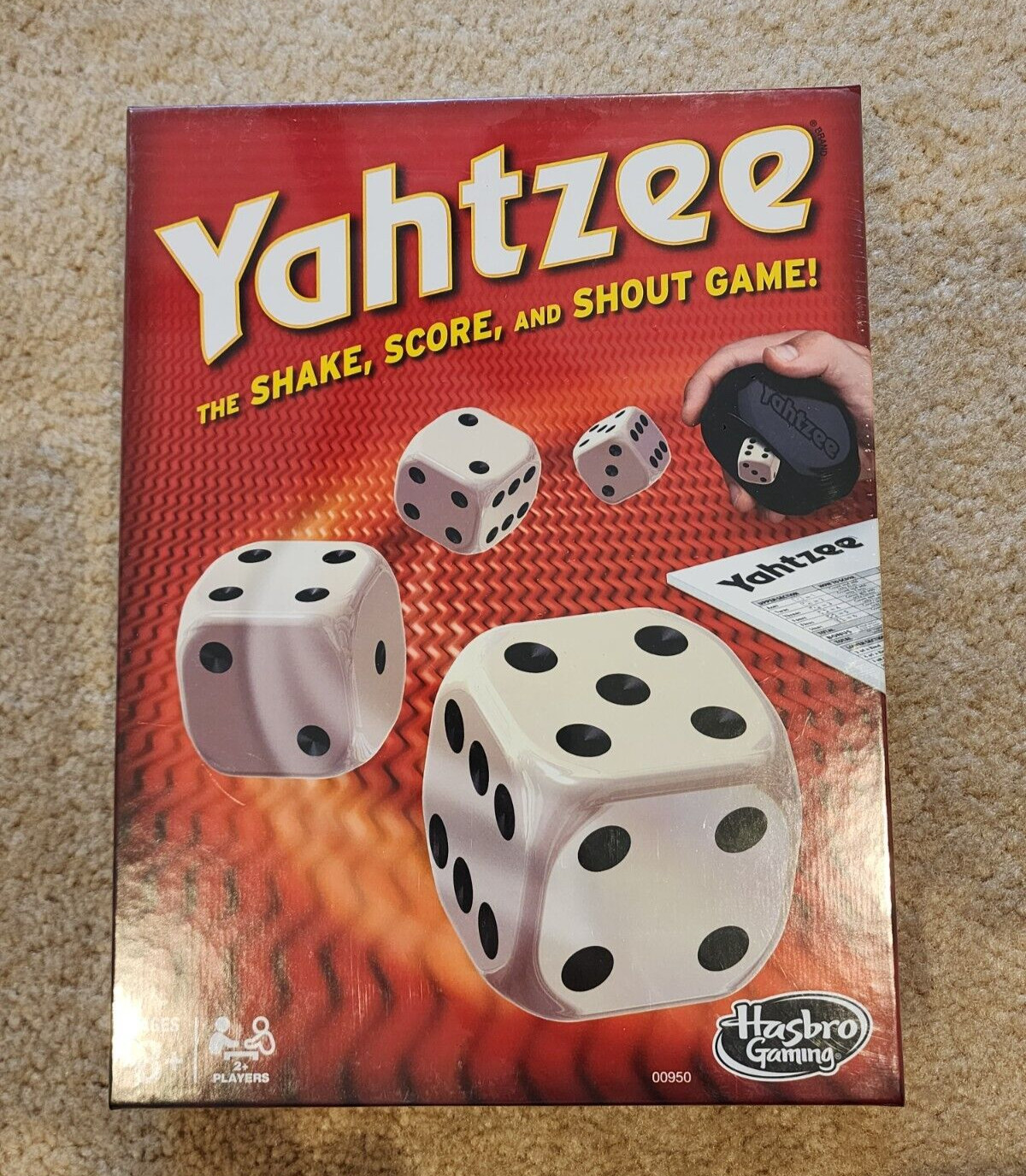 Hasbro Yahtzee Classic Dice Game – Roll for the Ultimate Win Family Fun