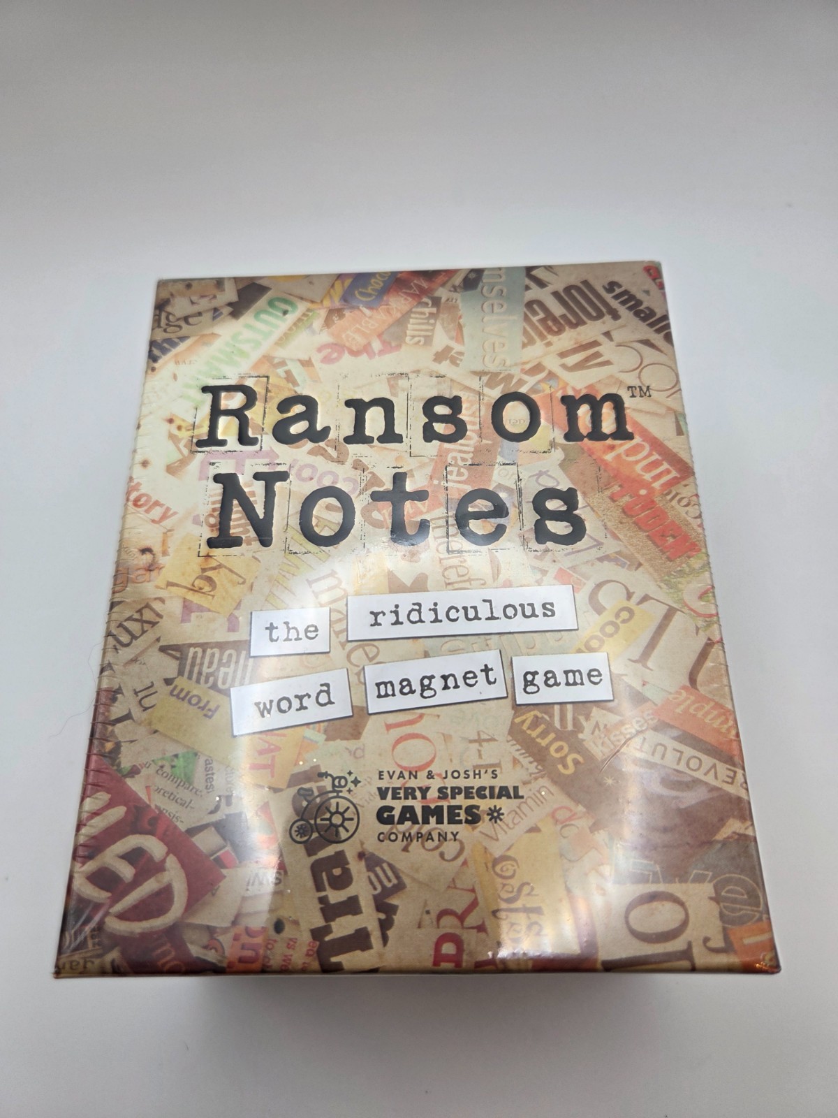 Ransom Notes – The Ridiculous Word Magnet Party Game – New Sealed – 2024 Edition