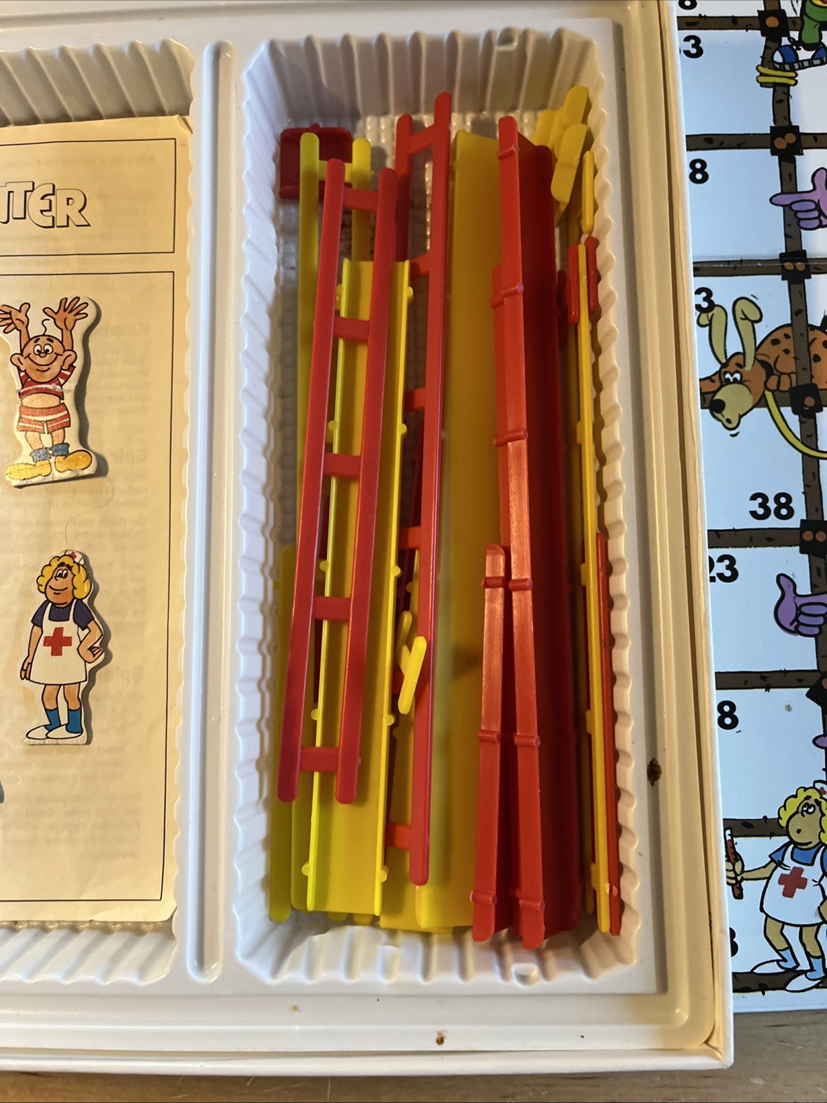 Schmidt Spiele Rauf & Runter 80′ Vintage- Shoots and Ladders Game- not complete