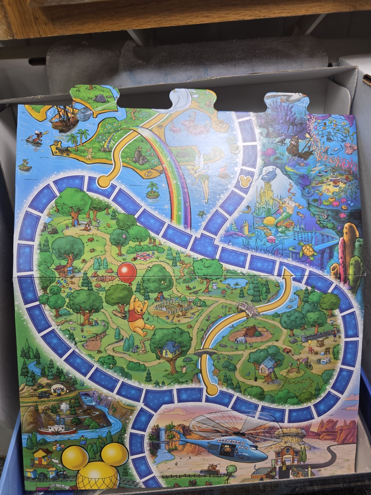 2013 Disney Eye Found It! Wonderforge Board Game ( Complete)