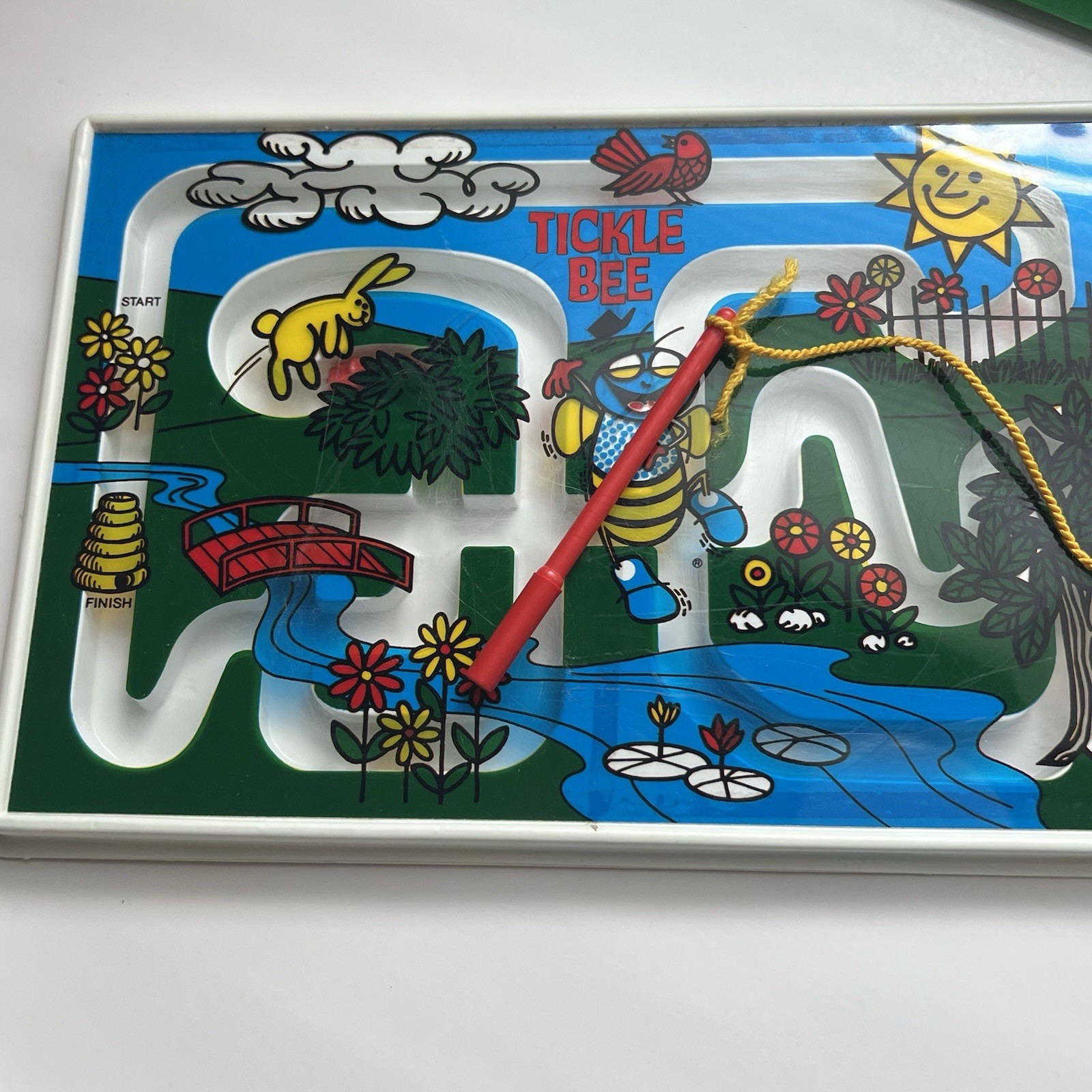 Vintage 1976 Schaper Tickle Bee Magnetic Maze Board Game Complete in Box #215