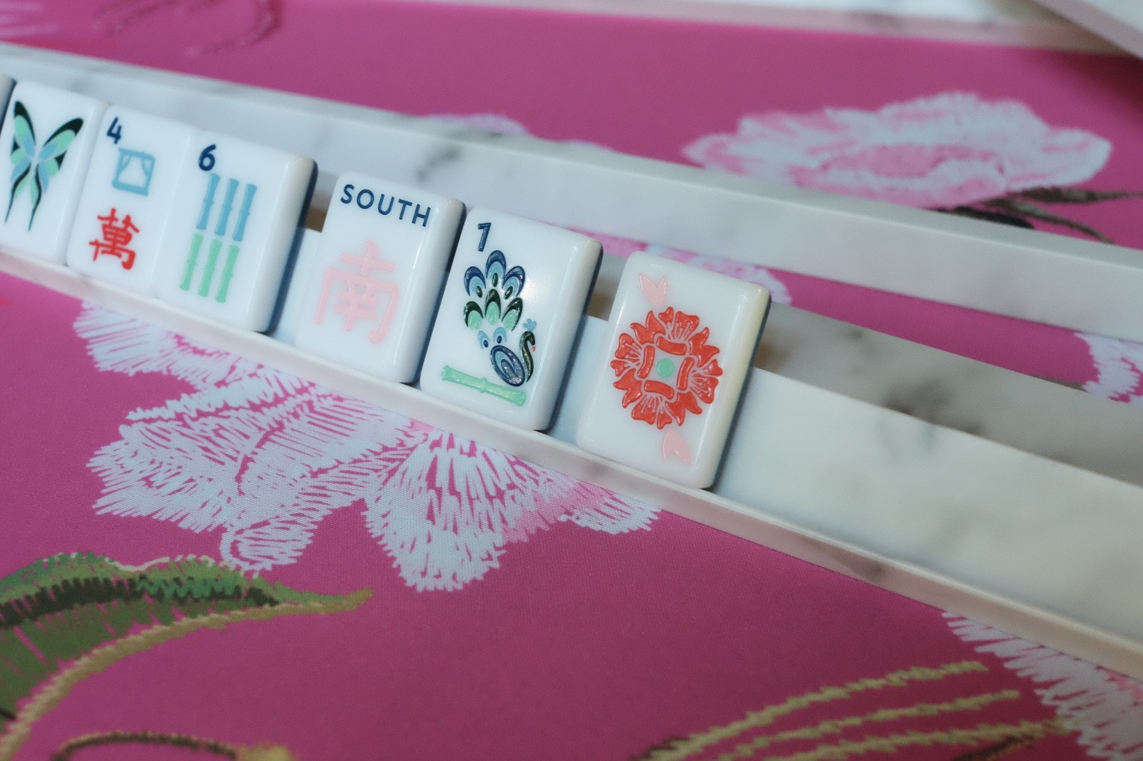 NEW! Set of 4 White Marble Acrylic Mahjong Racks & Attached Pushers 18.5″