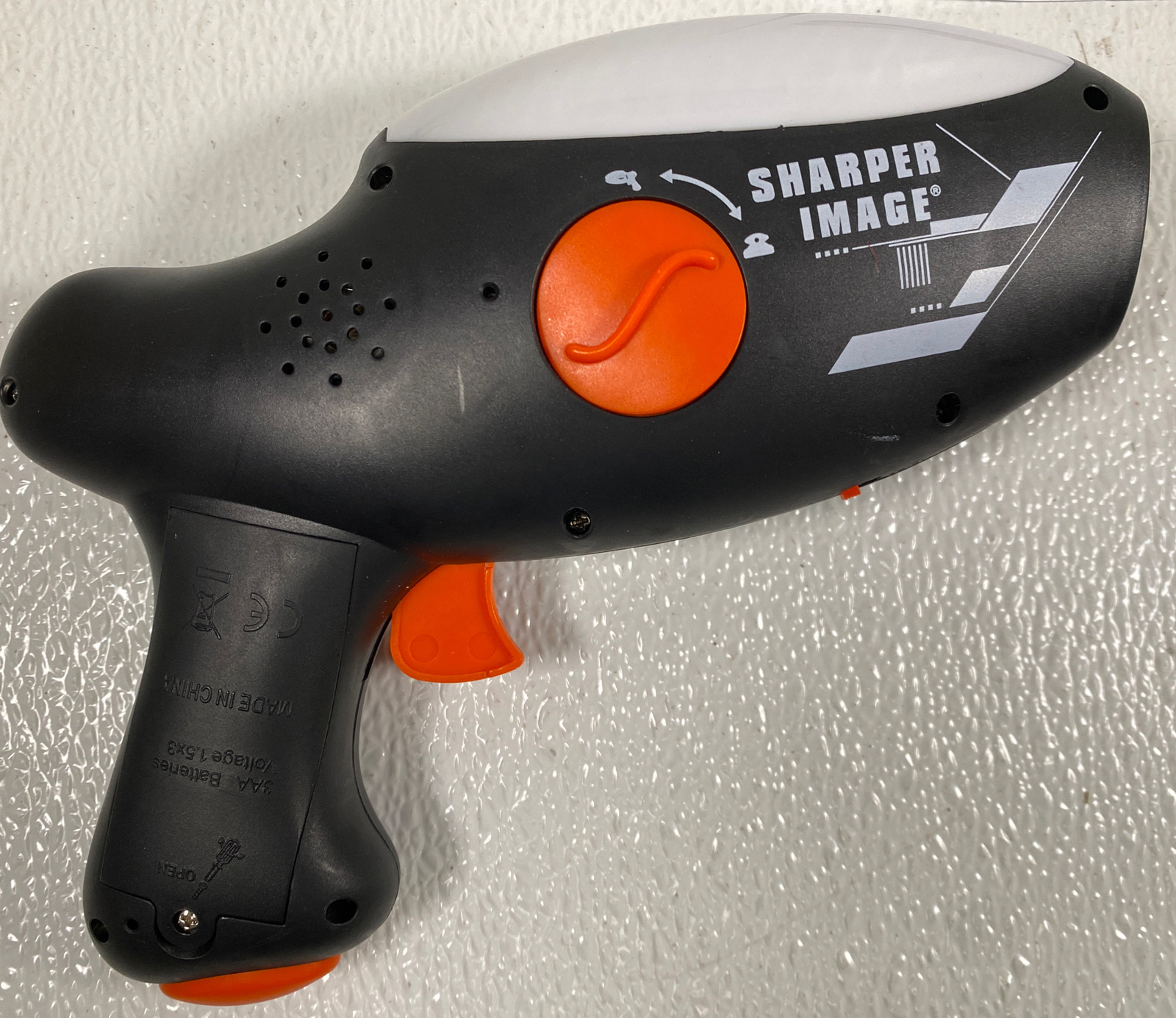 Sharper Image Space Blaster Shooting Game 206000-01- LR3058 Guns & Manual Only