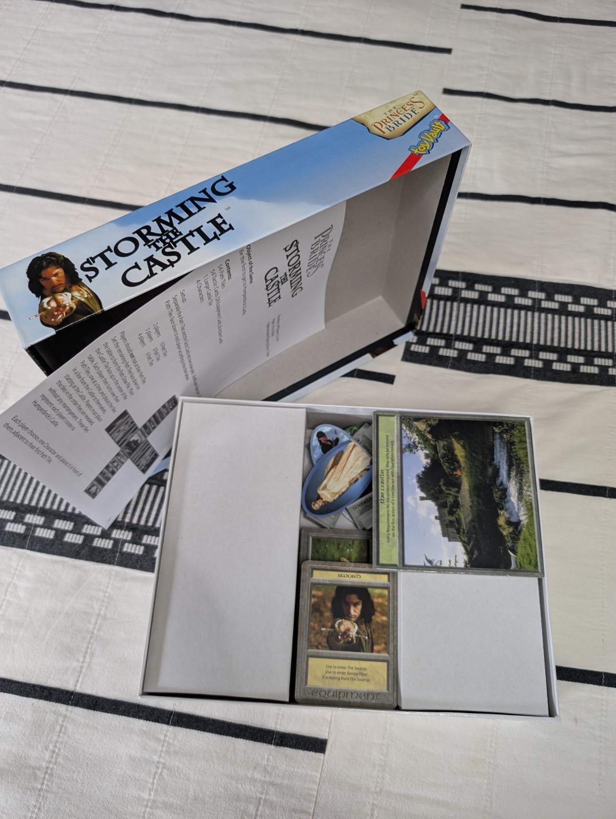 The Princess Bride Card Game Storming the Castle, By toy vault, 2-4 Players 14+