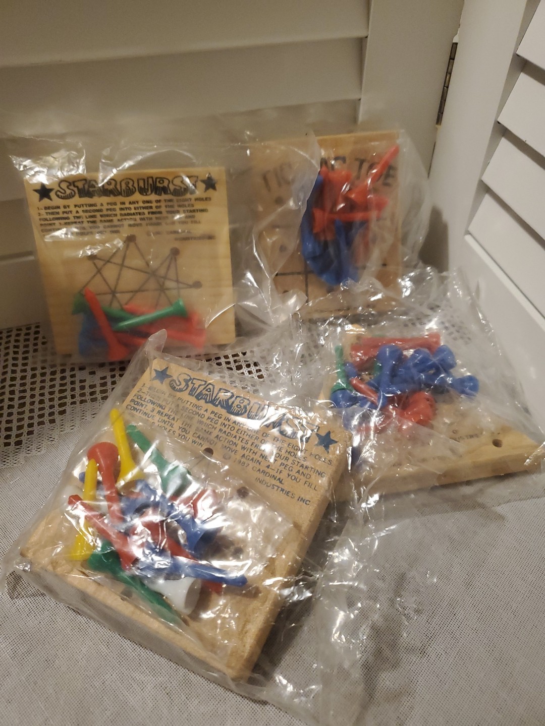 Lot 4 VTG 1987 Cardinal Industries Wooden Peg Games Starburst Tic Tac Toe Magic