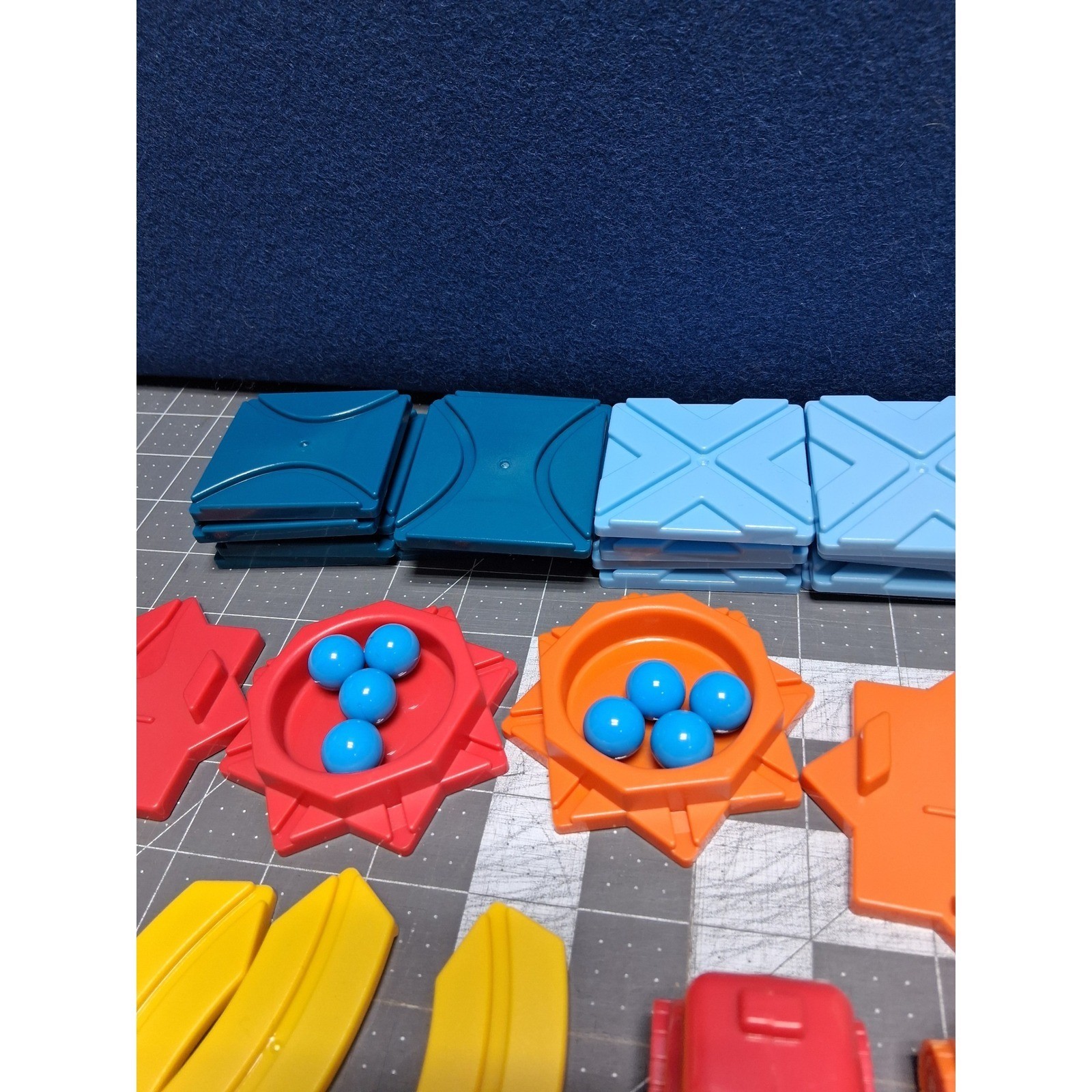 Burgkidz Logical Road Builder Board Game Multicolor STEM Puz 200 Challenges Flaw