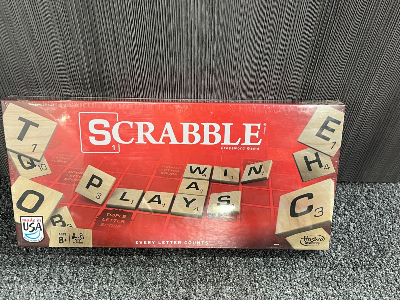Scrabble Board Game A8166 Classic Crossword 2013 Hasbro New Sealed