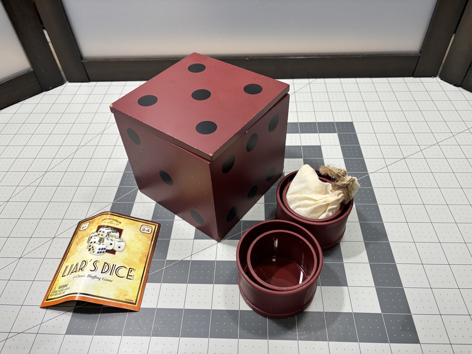 Red Wood Liars Dice Game Box Die Cube Storage Complete Front Porch Classics 2010