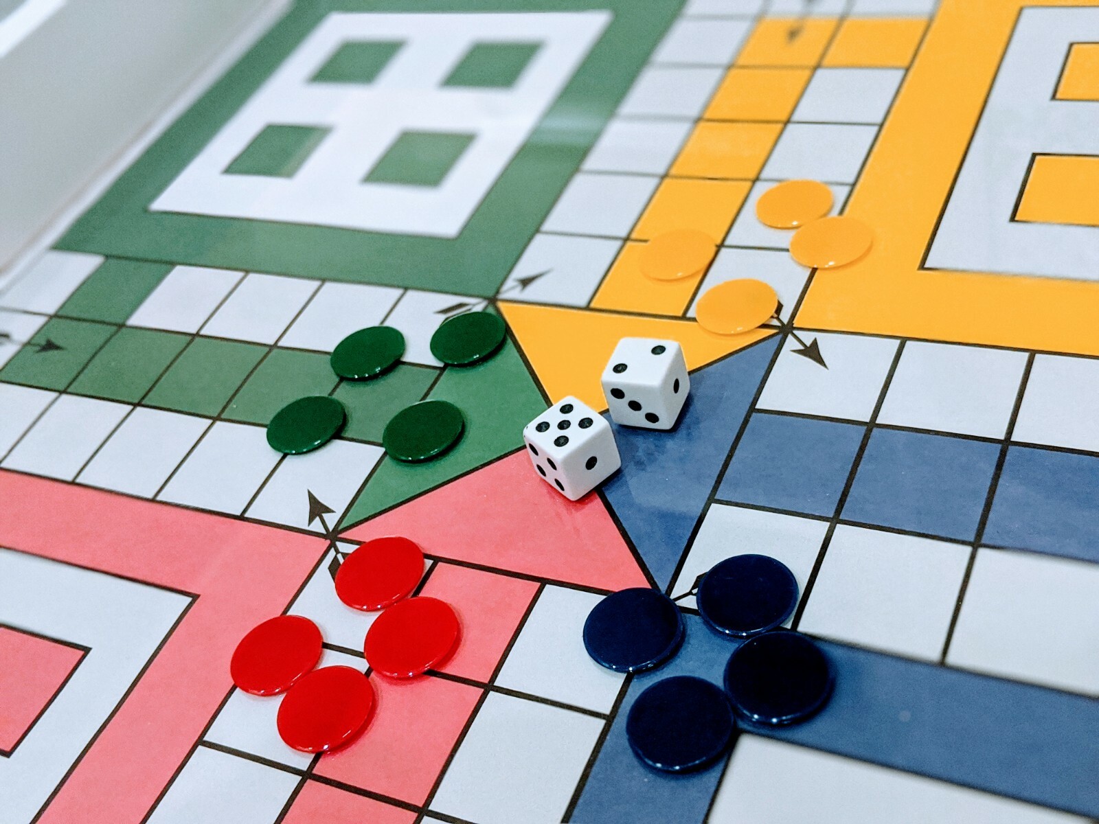Ludo game board Glass Ludo Pachisi Dayakattam ludi Parcheesi Fei Xing Qi