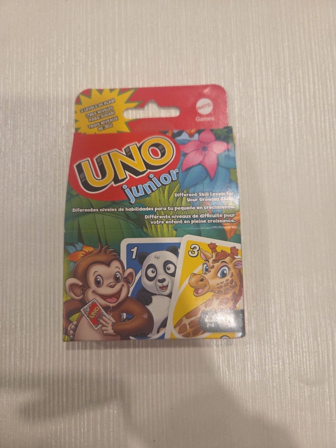 UNO Junior Card Game with 45 Cards, Gift for Kids 3 Years Old & Up