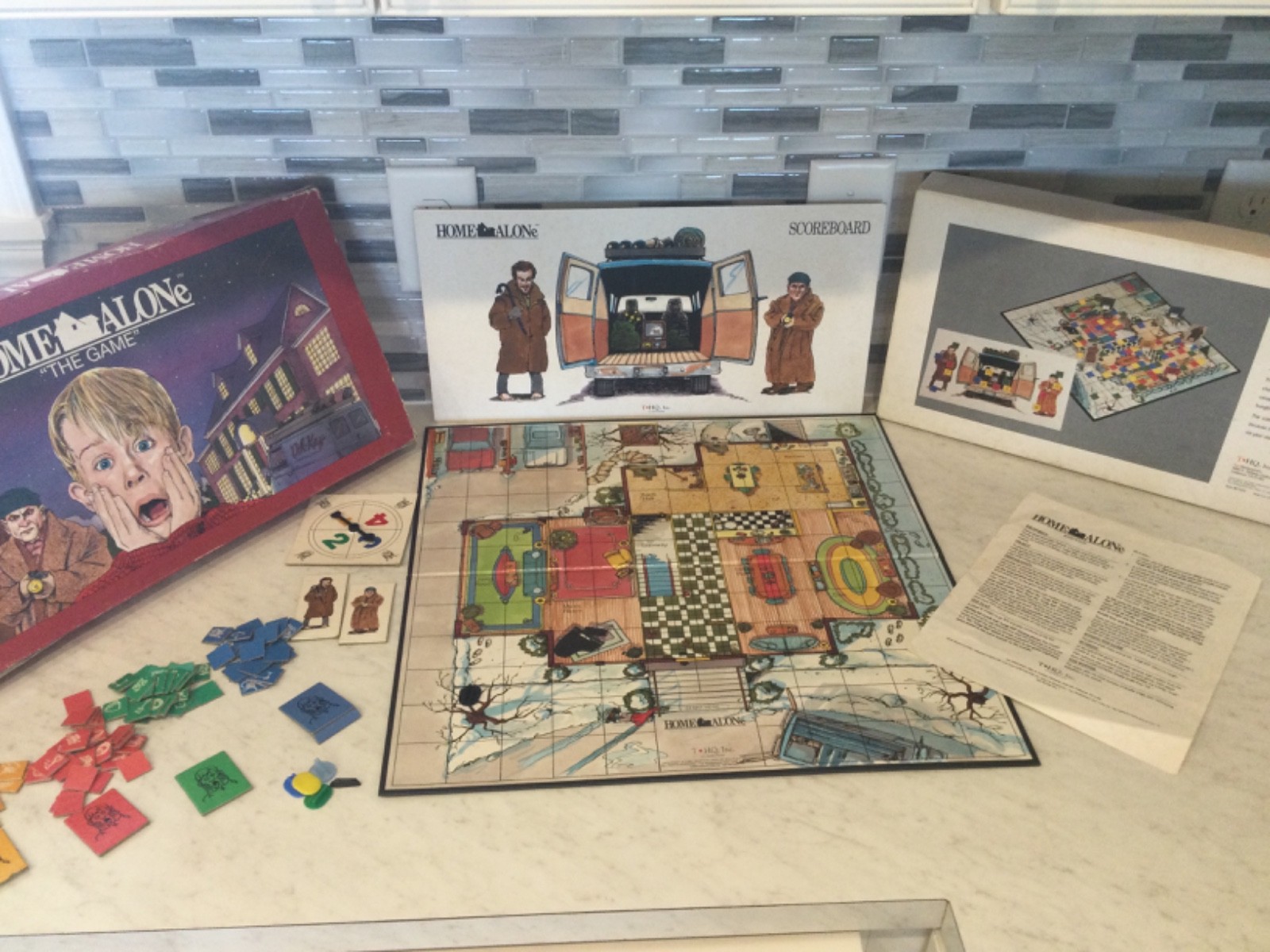 VINTAGE HOME ALONE BOARD GAME 1991 COMPLETE