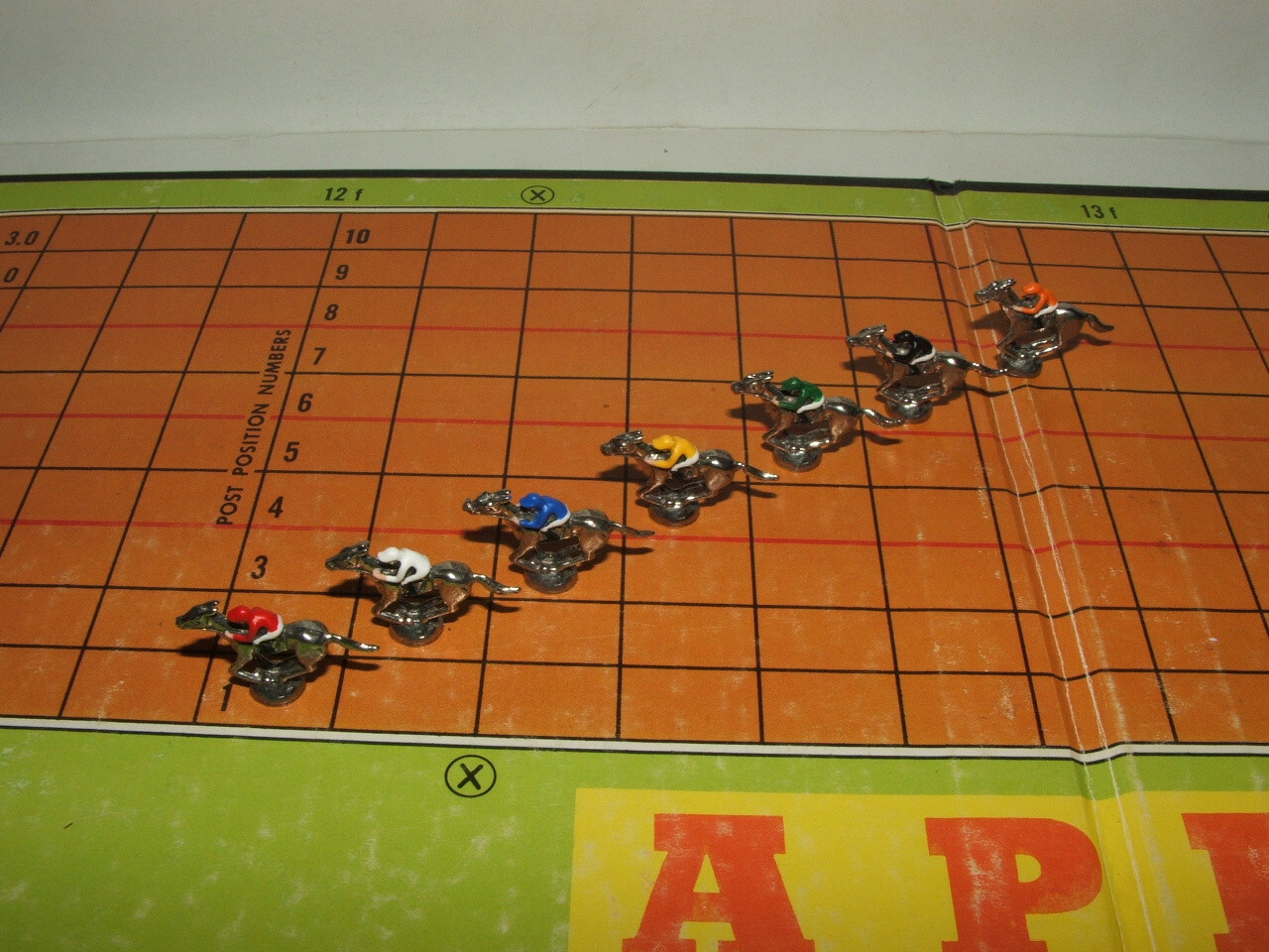 7 PIECE FIGURINE VINTAGE APBA AMERICAN SADDLE WIN PLACE SHOW HORSE RACING GAME