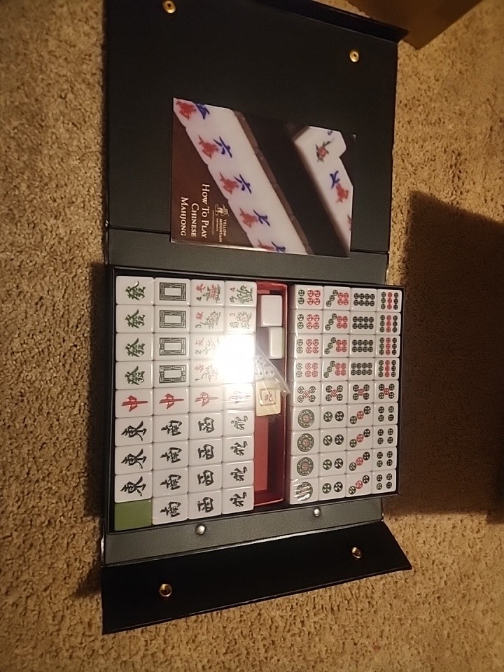 Yellow Mountain Imports YMI Chinese Mahjong Game Set – Complete – Never Used