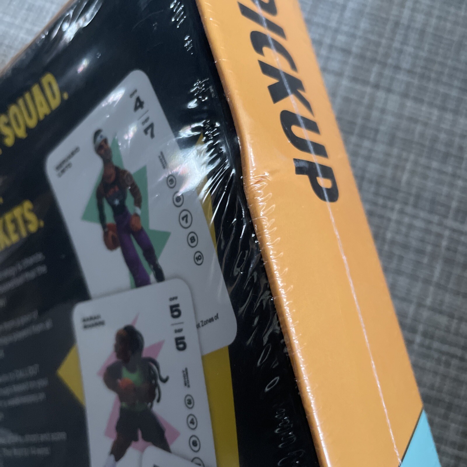 New / Sealed GAMEFLO Pickup Basketball Strategy Card Game 2-6 players / Ages 8+