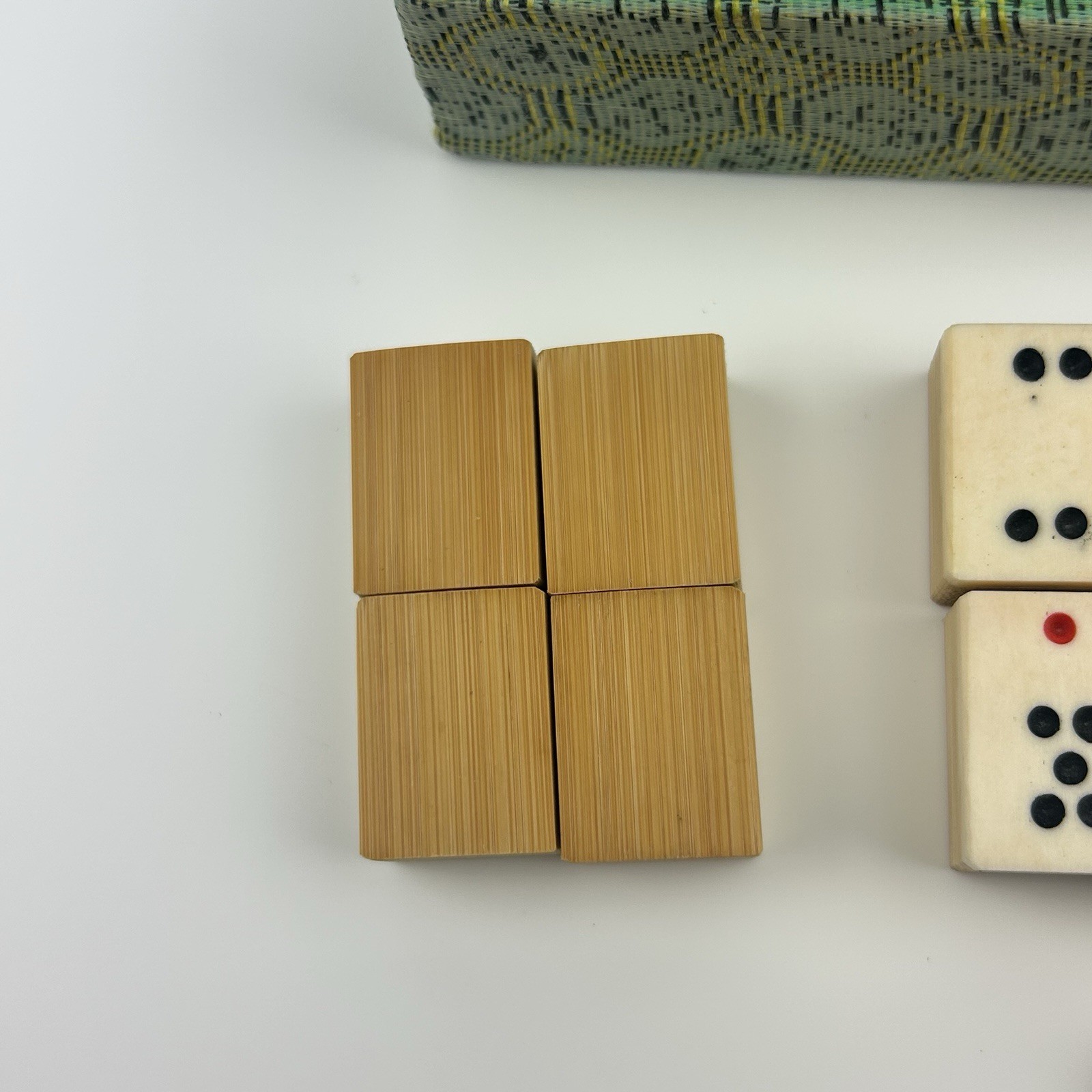 Antique Bone & Bamboo Pai Gow – RARE 32 Chinese Dominoes & Dice Decorative Box