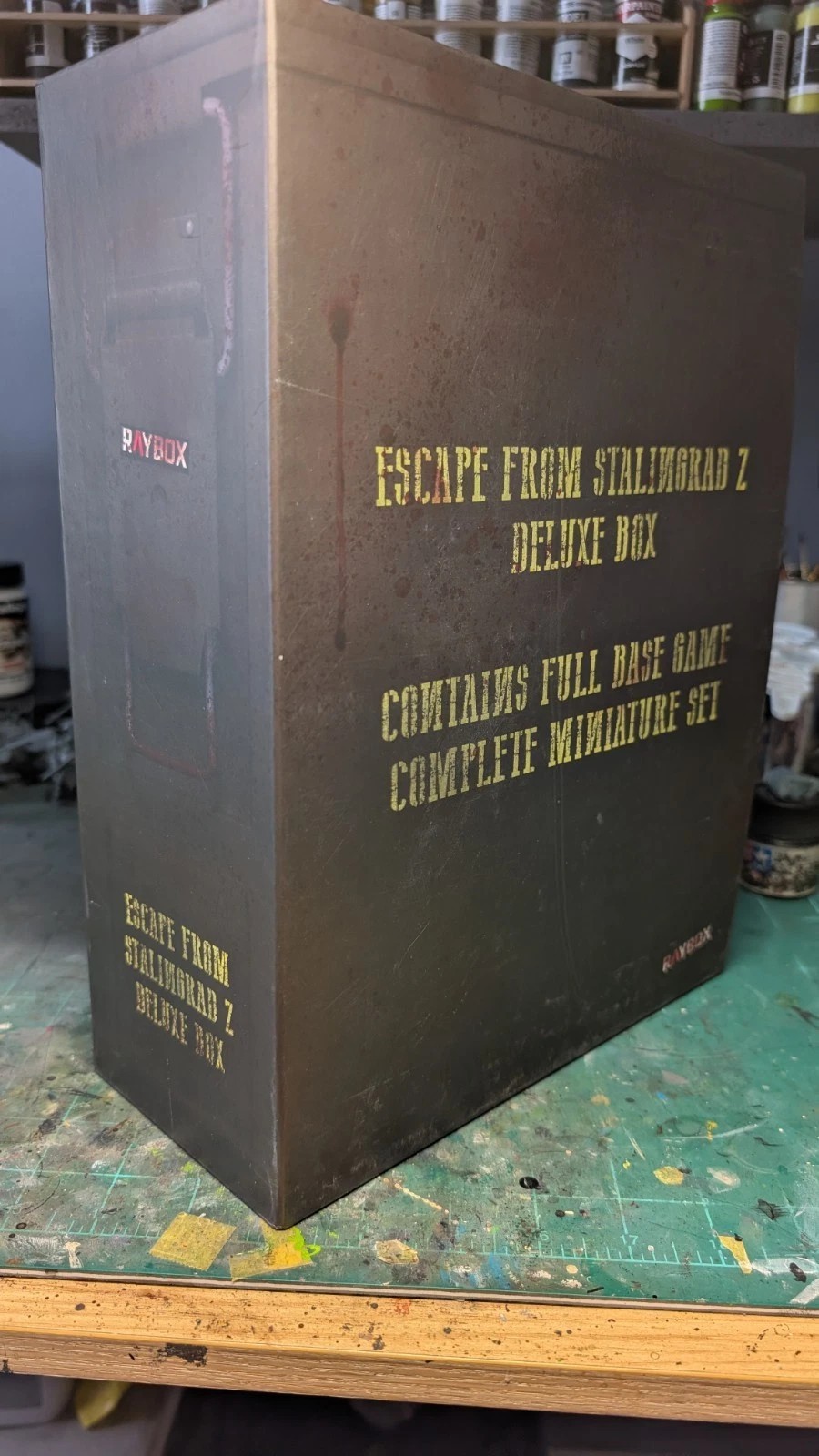 Escape from Stalingrad Z: Deluxe Box new Full Base Game + Miniature Set
