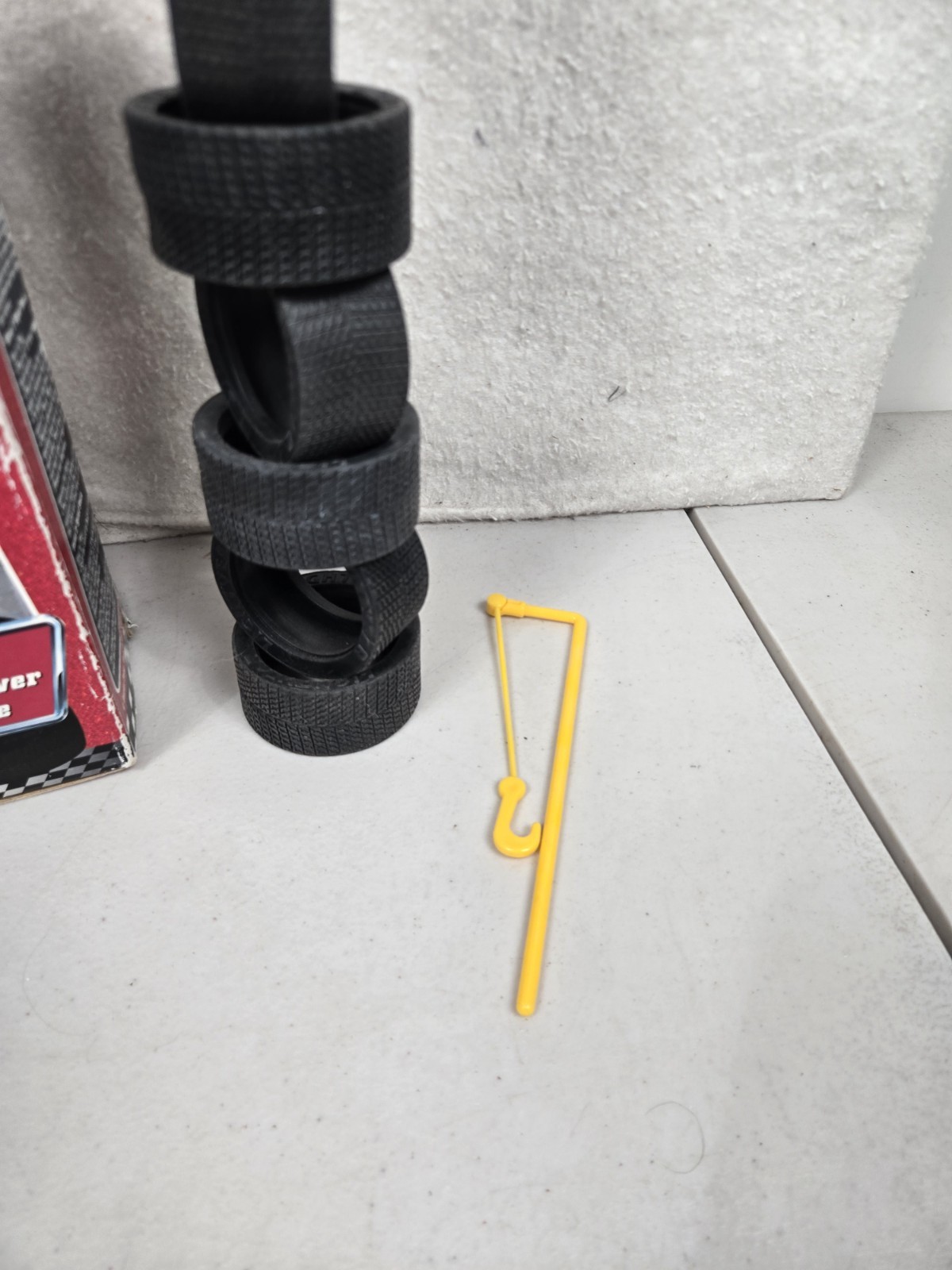2010 Cardinal Disney Pixar Cars Luigi’s Tire Tower Game (READ)