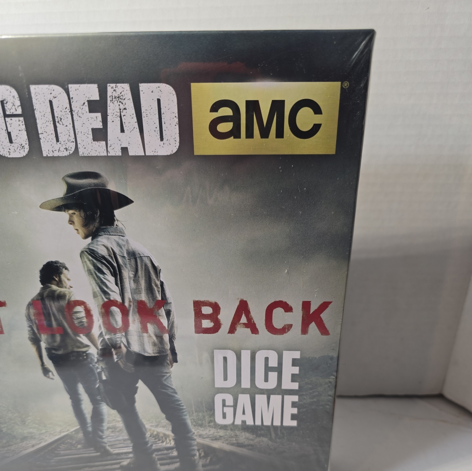 The Walking Dead AMC Don’t Look Back Board Game Dice Rolling Game 1-4 Players