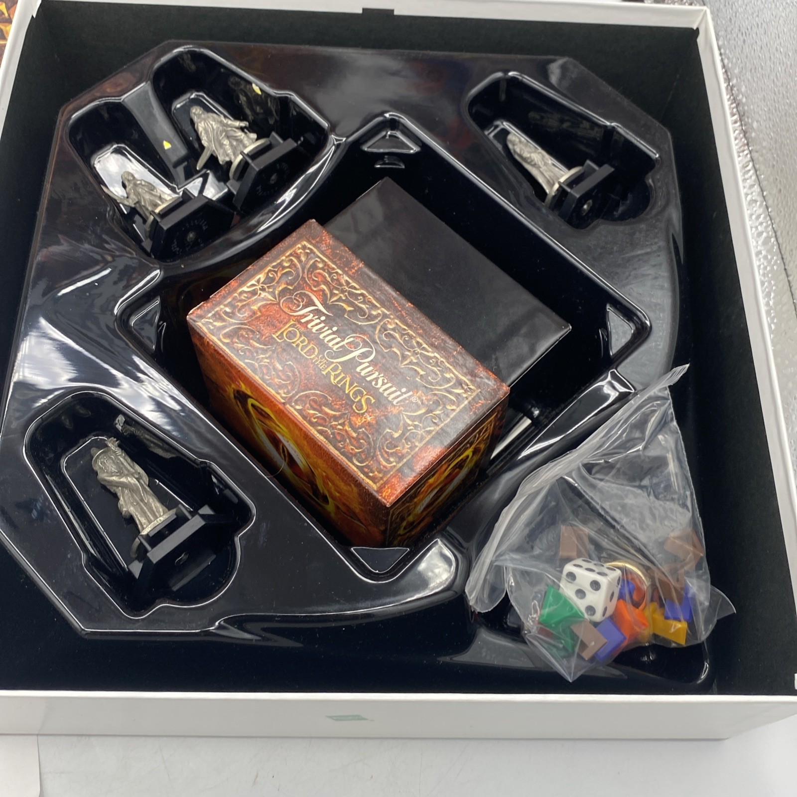 Trivial Pursuit The Lord Of The Rings Movie Trilogy Collector’s Edition Complete