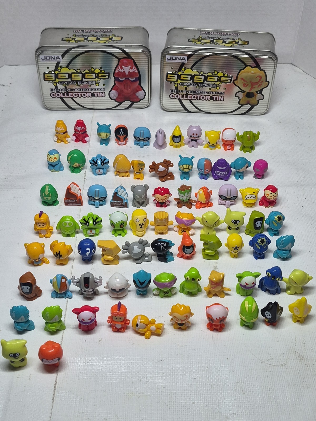 2010 JONA Gogo’s Crazy Bones Exclusive Ltd Edition Collector Tins 78 Figurines