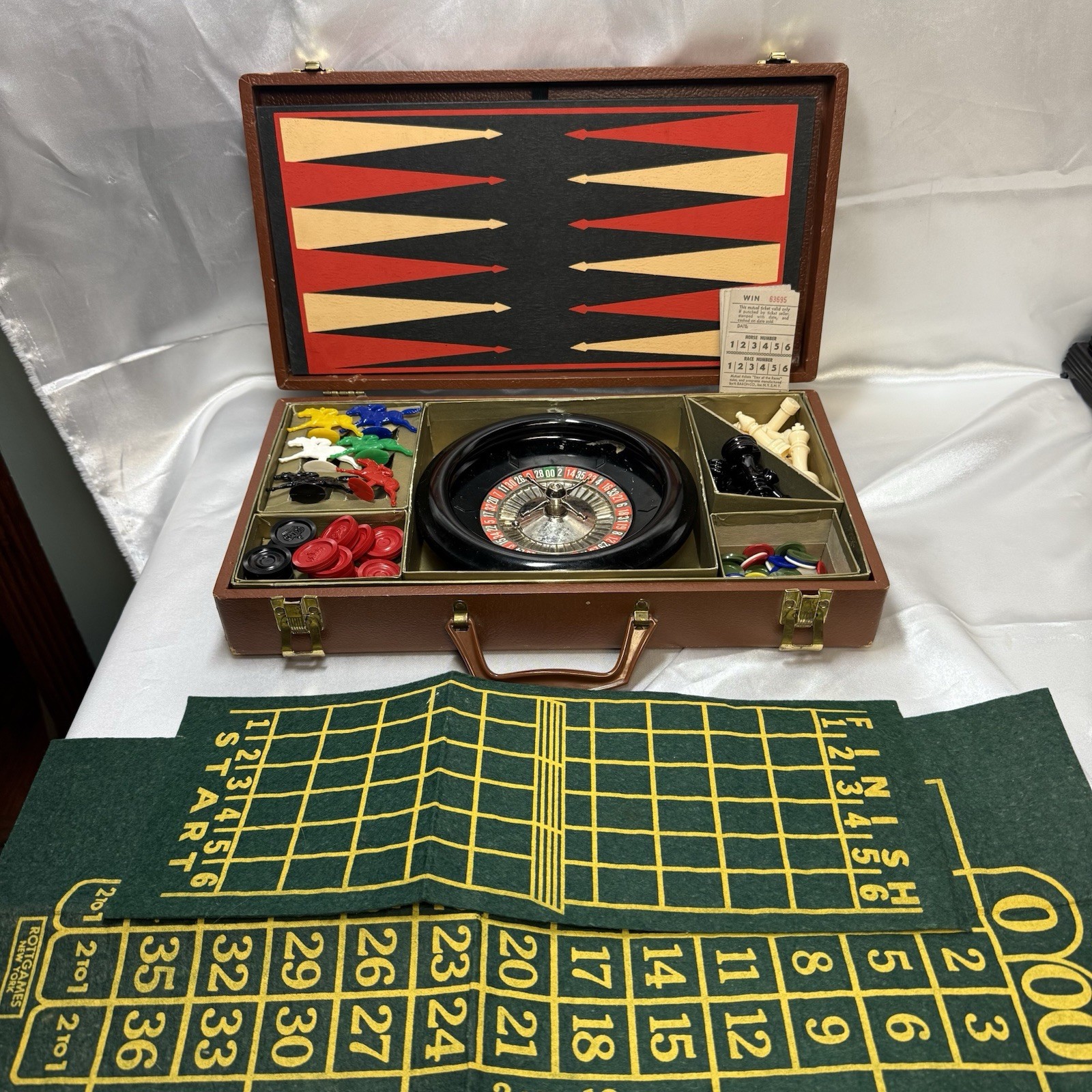 Vintage Game Casino Roulette Chess Chips Horse Racing Derby Set H. BARON CO.