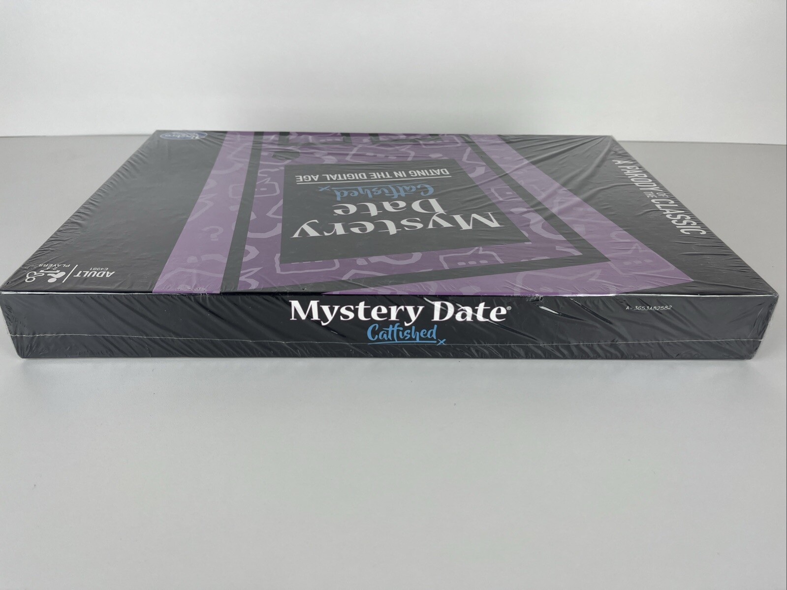 (NEW) MYSTERY DATE Catfished – Adults Parody Dating Board Game (2018) Hasbro