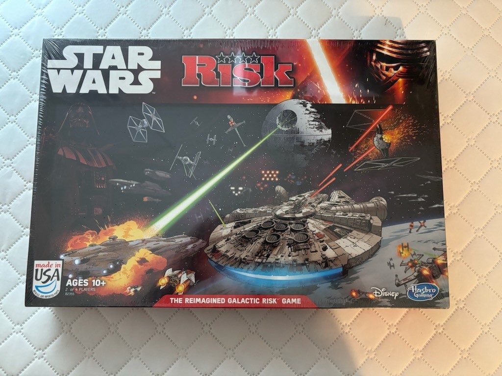 2014 Disney Hasbro Risk Board Game Star Wars Edition New & Sealed
