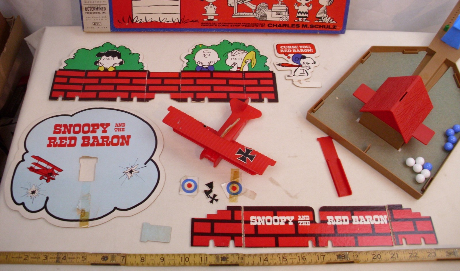 SNOOPY AND THE RED BARON A SKILL AND ACTION GAME TOY BOXED 1970 COMPLETE