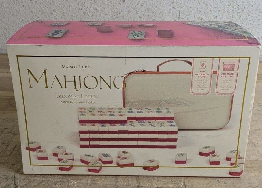 Maison Lude Mahjong Tiles – Blooming Edition, 160 Tiles With Carrying Case