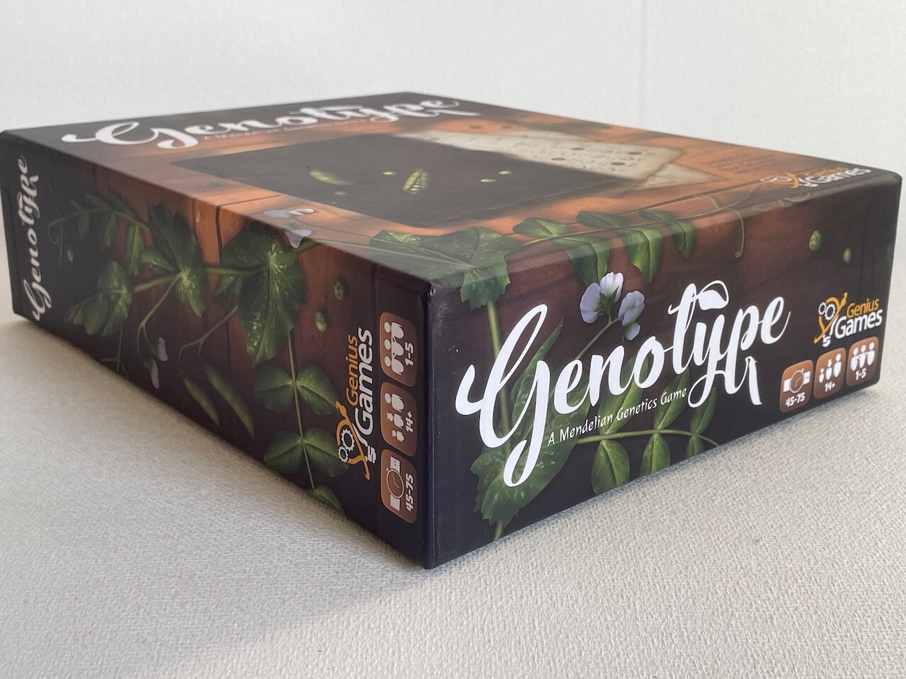 Genotype: A Mendelian Genetics Board Game by Genius games – Mint Condition