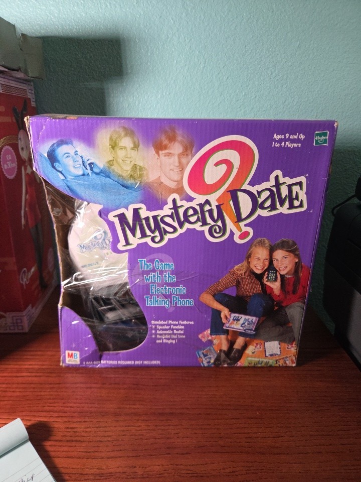 Mystery Date Electronic Talking Phone Game 2000 Missing One Card Holder