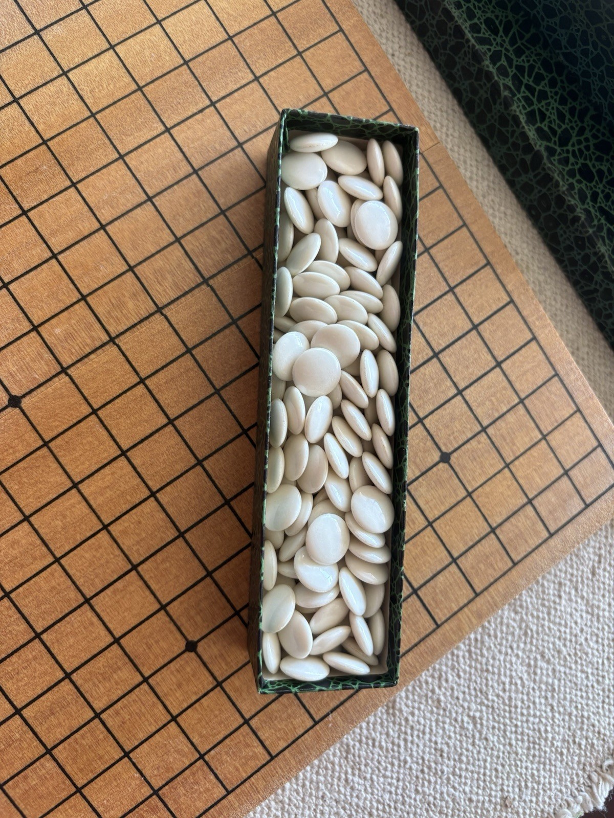 Vintage Go Board & Stones Set Folding Wooden Board Black White Game Japan