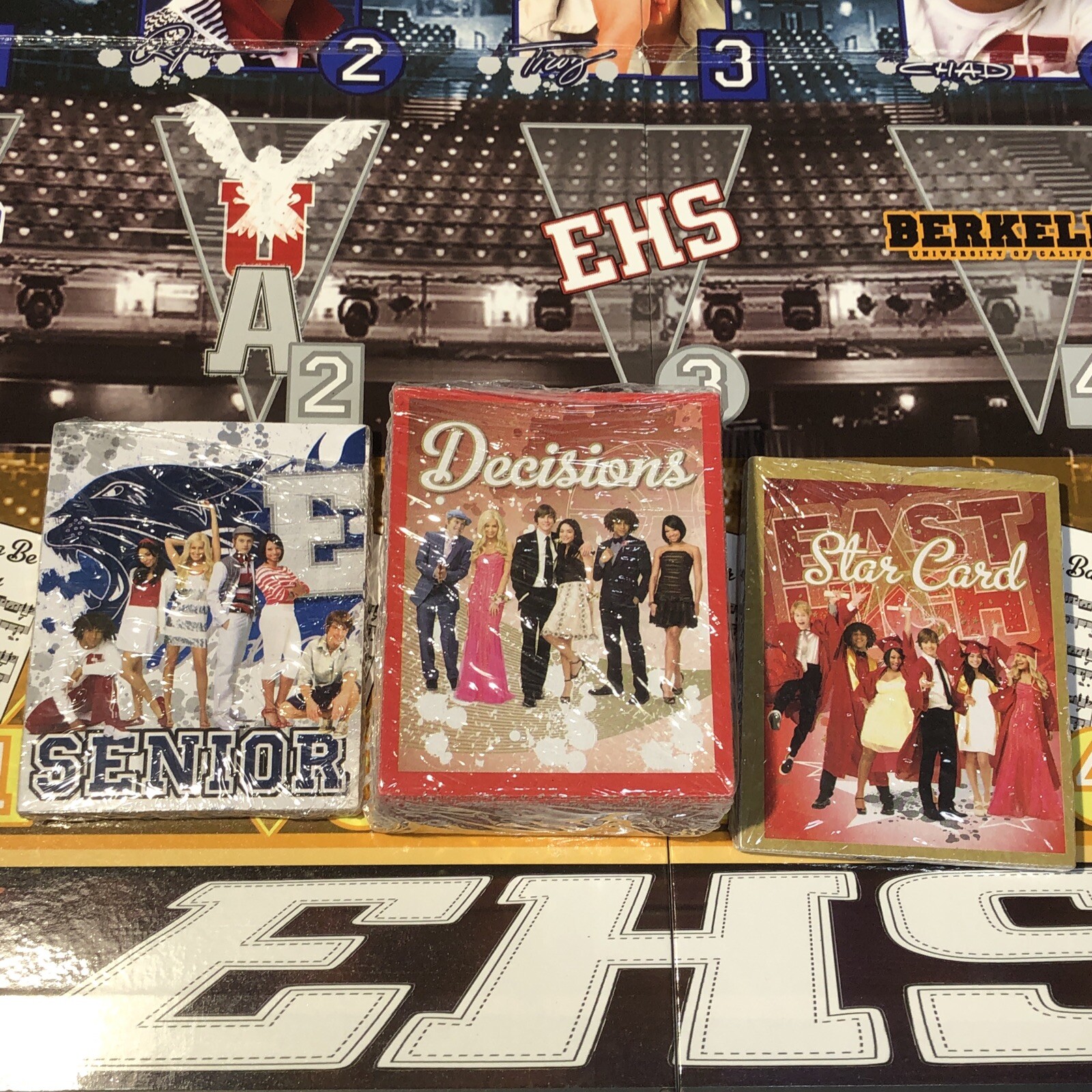 Disney High School Musical 3 Senior Year Board Game in Zipper Case w/ CD songs!